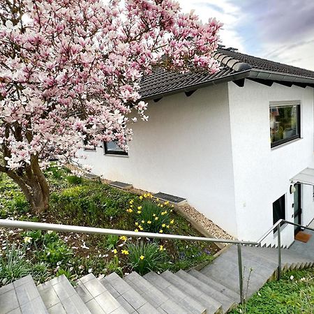 Gemuetliche Ferienwohnung Am Kurpark Bad Camberg Exterior foto